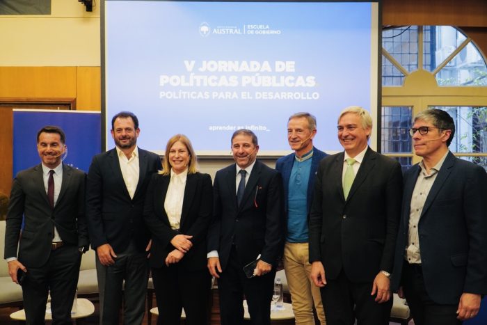 Gonzalo Aziz, José Urtubey, Gisela Scaglia, Fernando Straface, Jorge Sola, Alfonso Santiago y Juan Manuel Abal Medina.